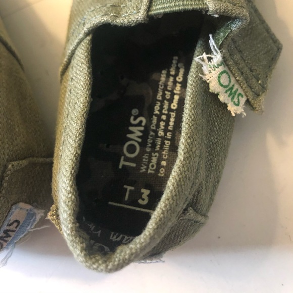 Toms T3 gorilla shoes 🦍 - Picture 2 of 3